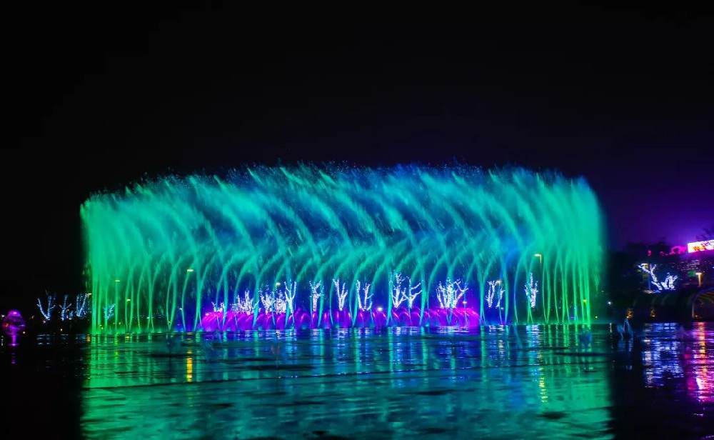 人工湖噴泉實(shí)景效果